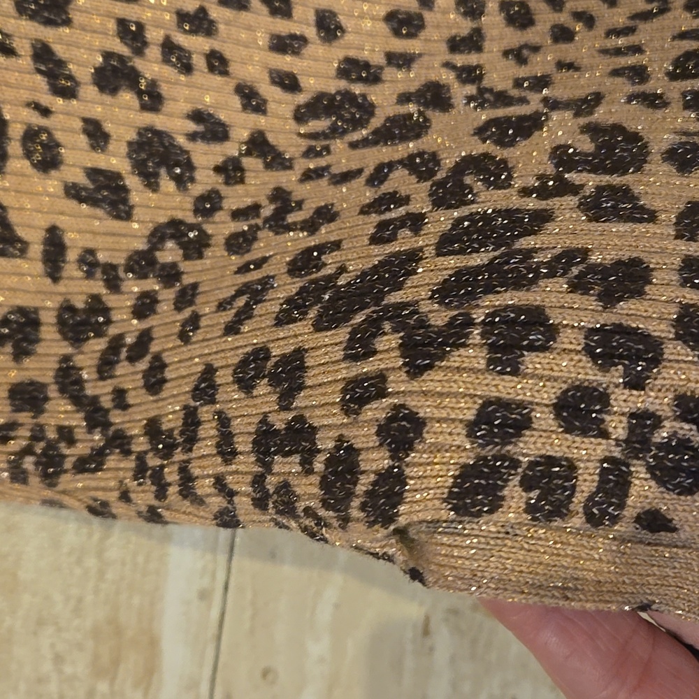 New Chico's Animal Print Sequin/Metallic Accent Vneck Sweater - Picture 7 of 9